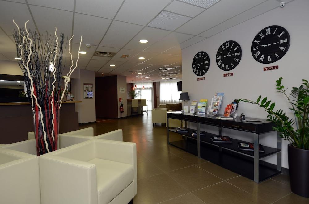 Zenitude Swiss Apparthotels Ferney-Voltaire Bagian luar foto