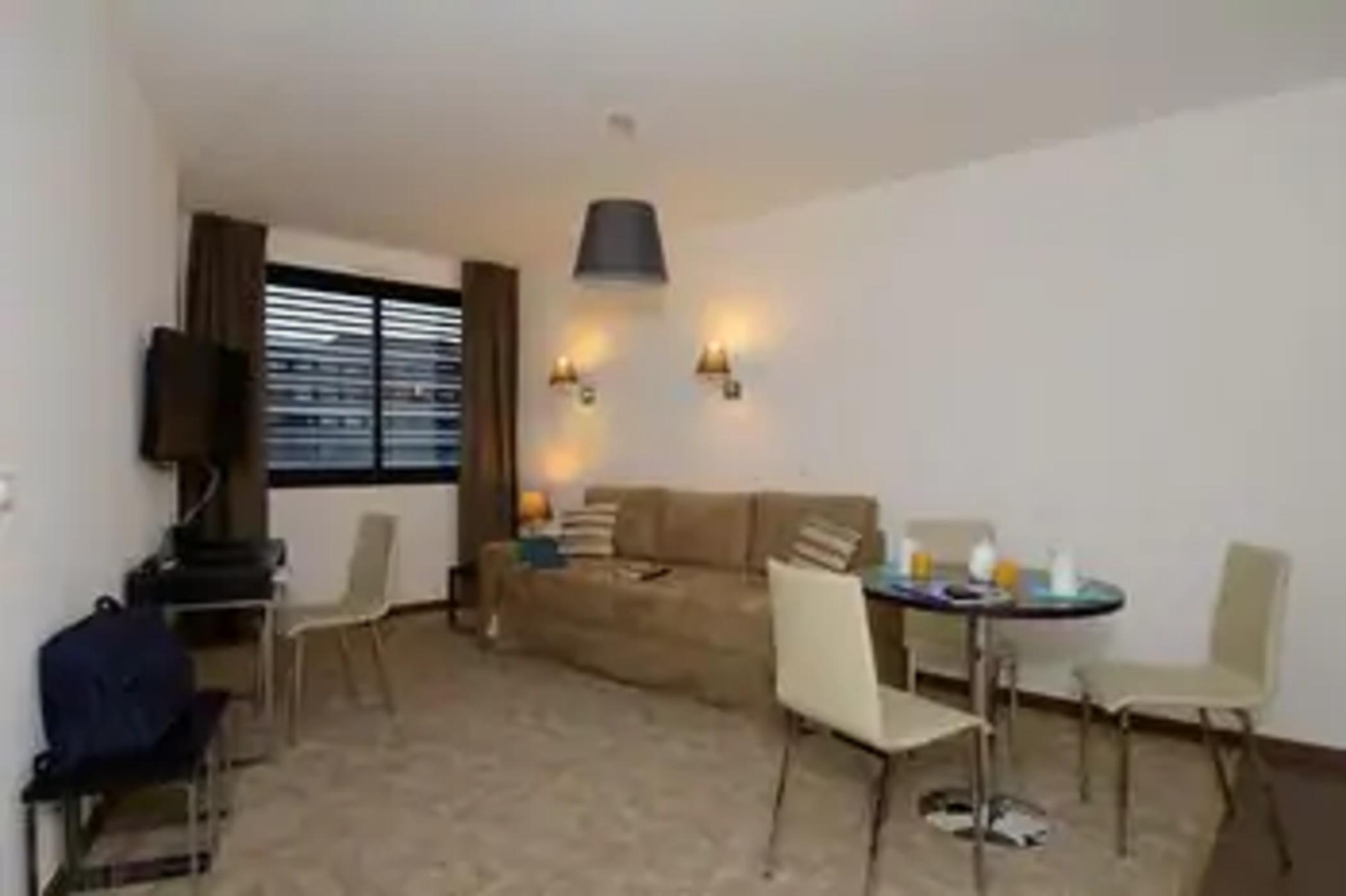 Zenitude Swiss Apparthotels Ferney-Voltaire Bagian luar foto