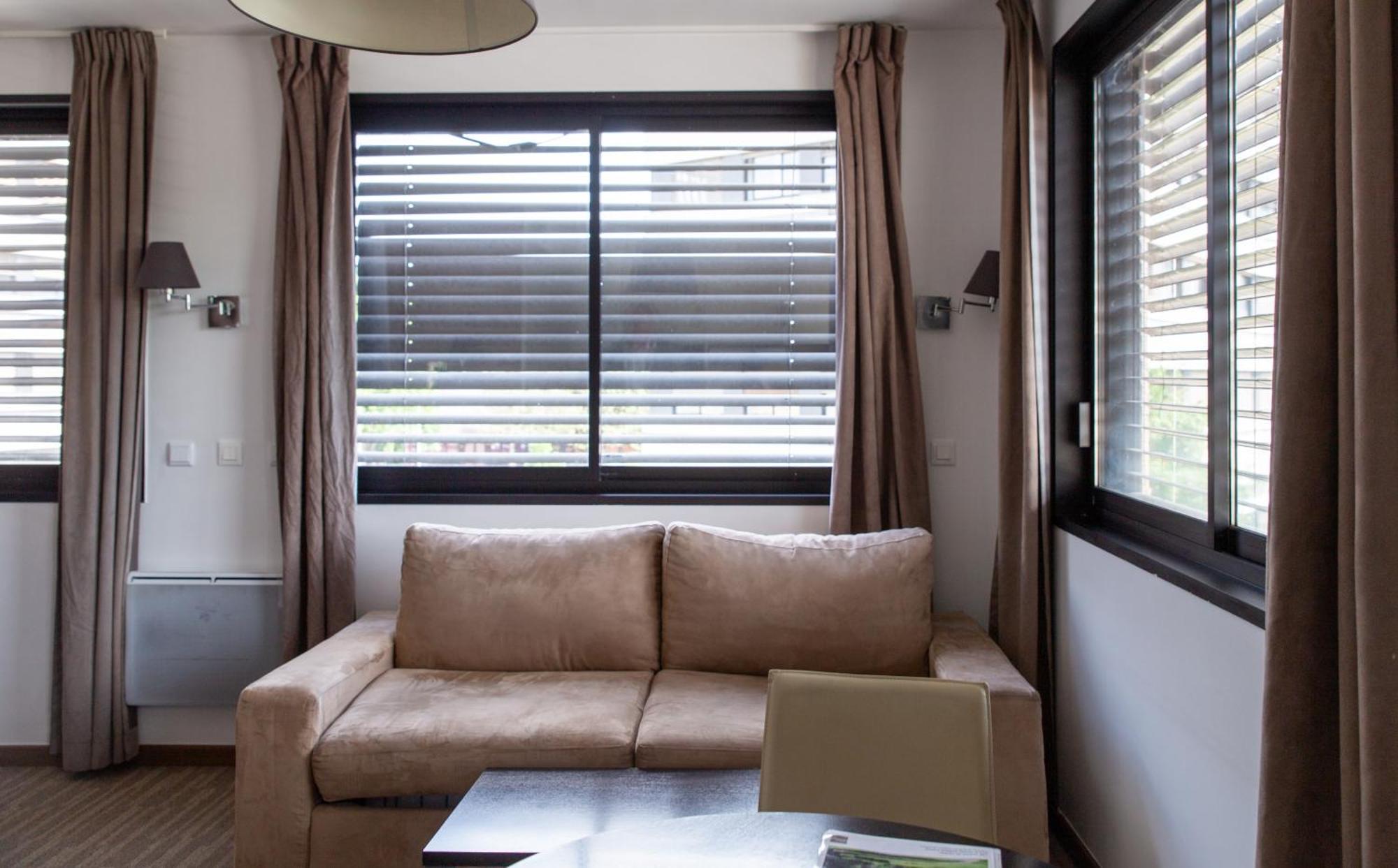Zenitude Swiss Apparthotels Ferney-Voltaire Bagian luar foto