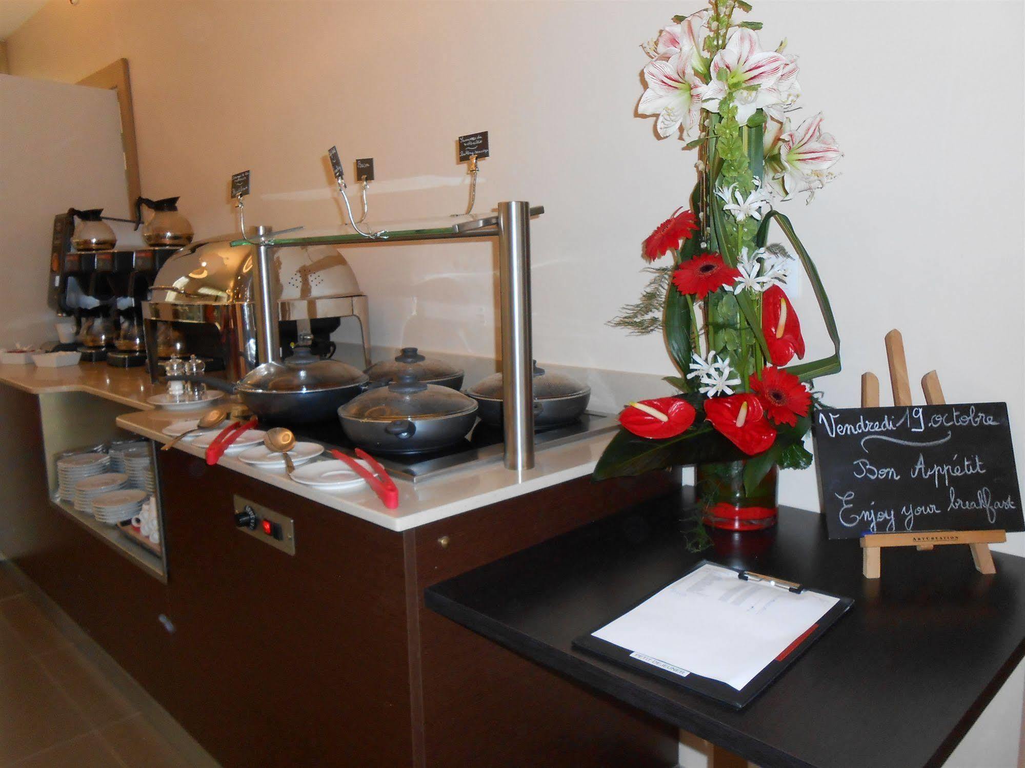 Zenitude Swiss Apparthotels Ferney-Voltaire Bagian luar foto