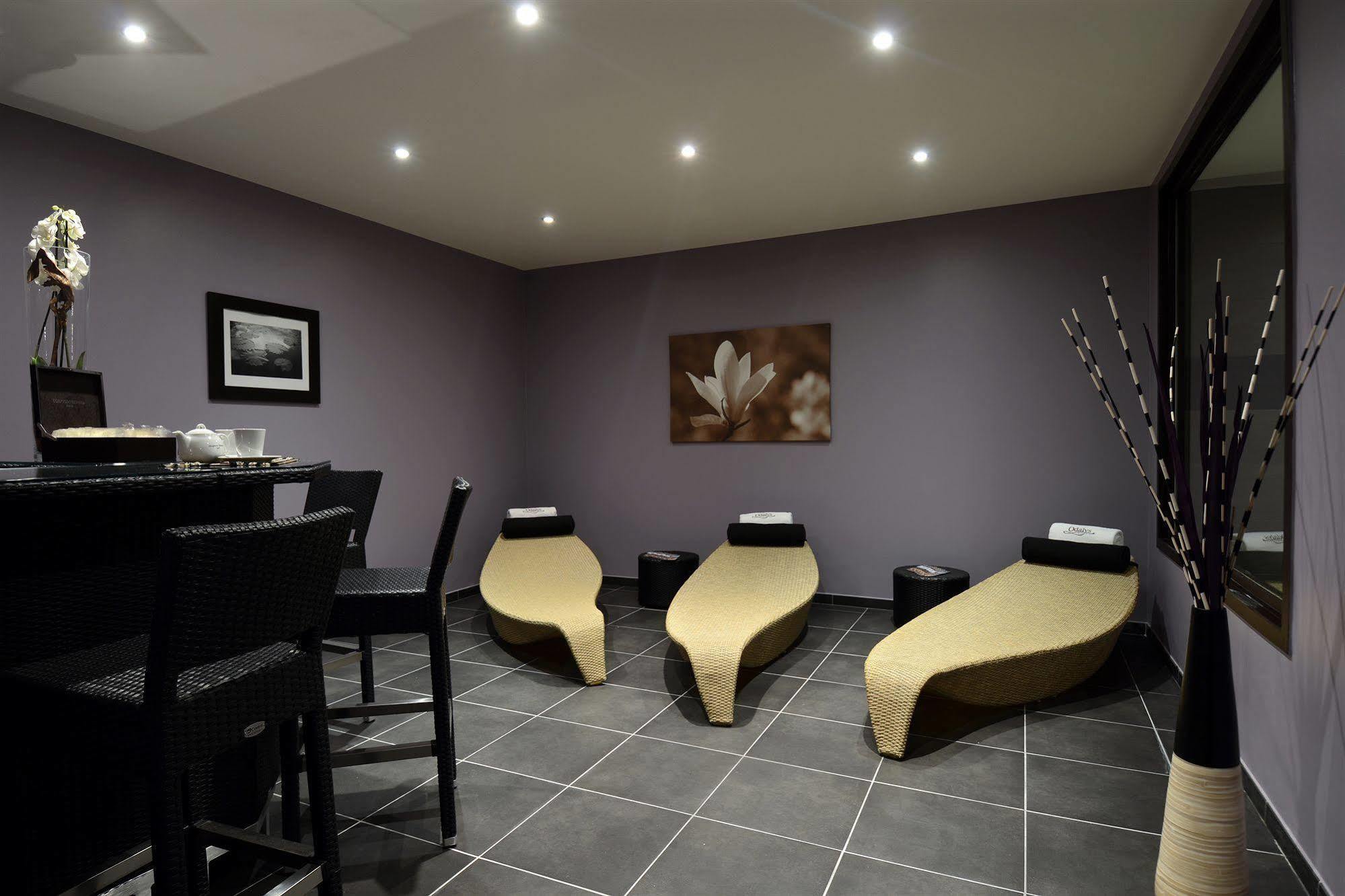 Zenitude Swiss Apparthotels Ferney-Voltaire Bagian luar foto